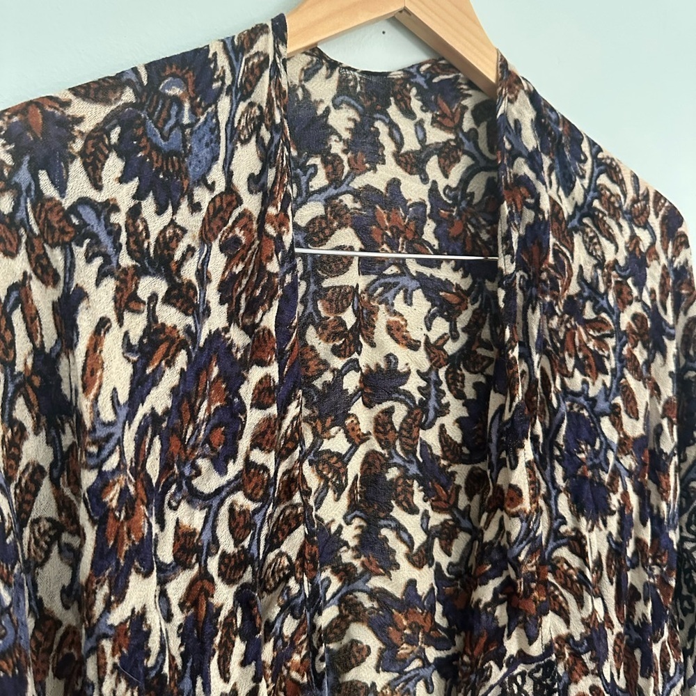 Bohemian Patterned wrap with Tassels - Picture 4 of 6